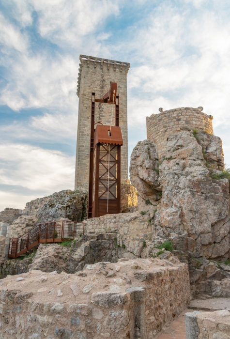 Tour de l’ancien château d’Apcher ©Ludo-visuel