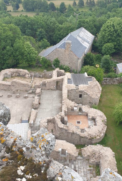 Site médiéval d’Apcher – Vue de la Tour©OT Margeride en Gévaudan